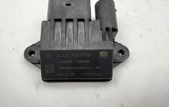 Mercedes-Benz E W212 Glow plug pre-heat relay A6429002700 10249014021