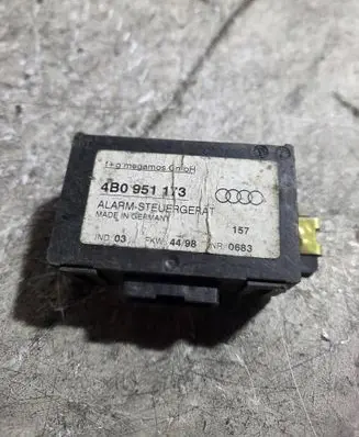 Audi A4 S4 B5 8D Alarm control unit/module 4B0951173