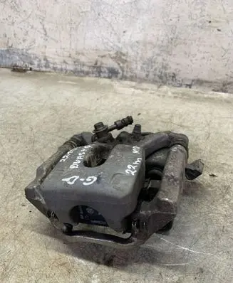 Nissan Qashqai J12 Rear brake caliper