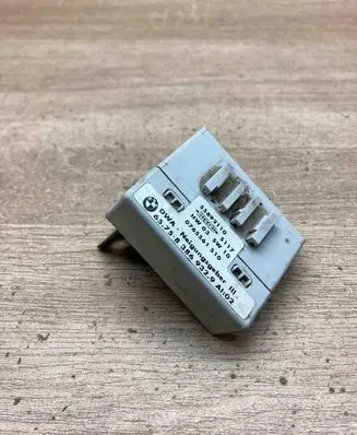 BMW 3 E46 Yaw turn rate sensor 8386932