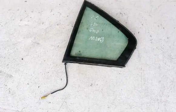 BMW 7 E38 Rear side window