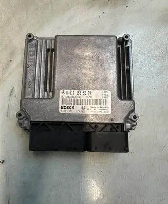 Mercedes-Benz Vito Viano W639 Engine control unit/module A6111535279 0281011179
