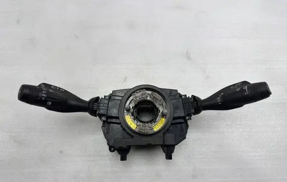 Volvo XC90 Wiper turn signal indicator stalk/switch 31674099