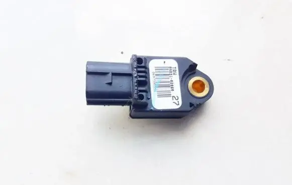 Toyota Auris 150 Airbag deployment crash/impact sensor 89831-02060