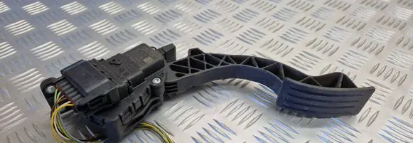 Ford Focus Accelerator throttle pedal 4M519F836AH 6PV00864101