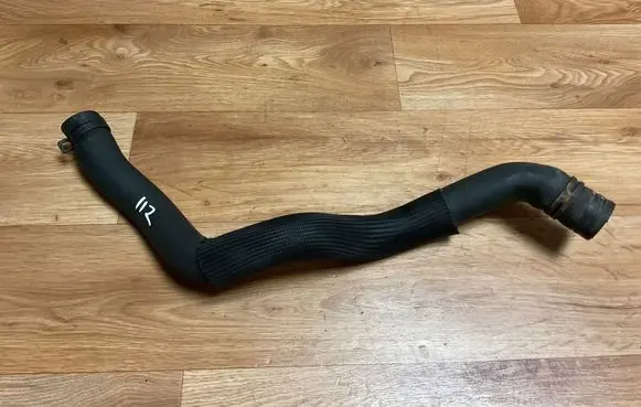 Engine coolant pipe/hose