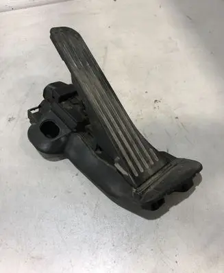 Volkswagen PASSAT B6 Accelerator throttle pedal 1K2721503M