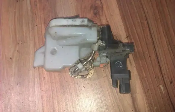 Mitsubishi Galant Rear door lock