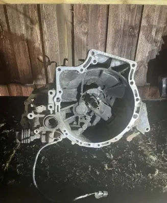 Mazda 323 Manual 5 speed gearbox F5D2