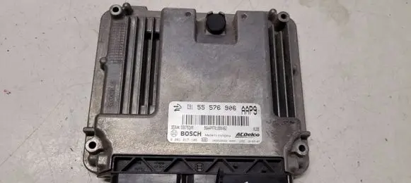 Opel Insignia A Engine control unit/module 55576906 0281017105