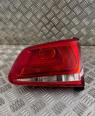 Volkswagen Touareg II Tailgate rear/tail lights 7P6945094C