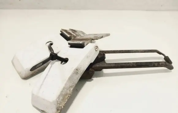 Mercedes-Benz Sprinter W901 W902 W903 W904 Rear door lower hinge 9017400737