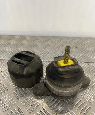 Audi A8 S8 D3 4E Gearbox mount 4E0399151CE