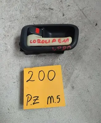 Toyota Corolla Verso E110 Front door interior handle 29479328