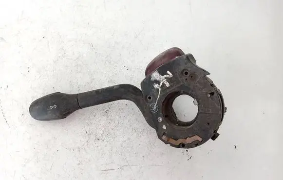 Volkswagen PASSAT B4 Indicator stalk DOTSAEQ891
