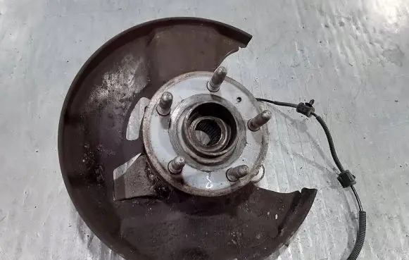 Opel Insignia A Front wheel hub spindle knuckle