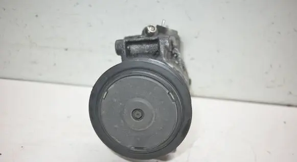 Volkswagen Tiguan Air conditioning (A/C) compressor (pump) 1K0820859J
