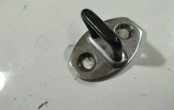 Volkswagen Golf V Front door lock loop/hook striker 