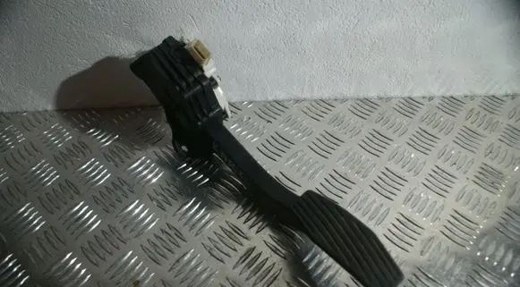 Opel Karl Accelerator throttle pedal 95352200