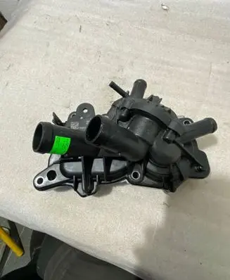 Volkswagen Golf VII Water pump 04E121042M