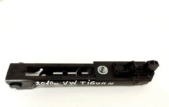 Volkswagen Tiguan Seat belt height adjuster 1T0857819B