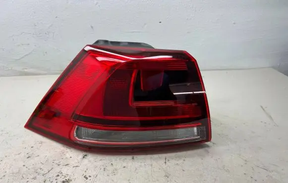 Volkswagen Golf VII Rear/tail lights 5G0945095P
