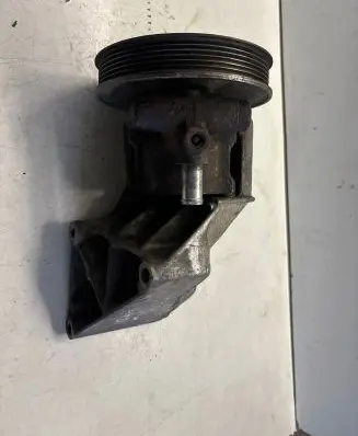 Volkswagen Transporter - Caravelle T4 Power steering pump 074145167