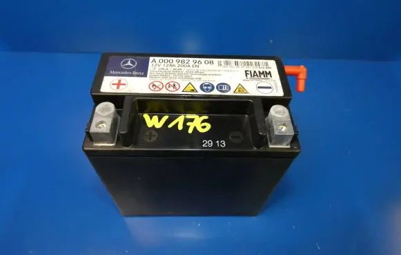 Mercedes-Benz A W176 Car battery 0009829608 A0009829608 2V12AA200A