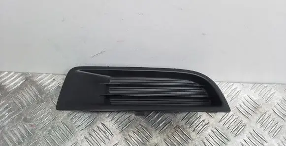 Honda Prelude Front bumper lower grill 71102S300000