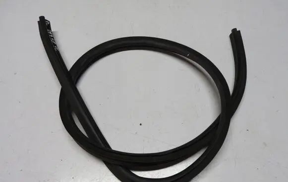 Citroen DS3 Front door rubber seal 20CQ28