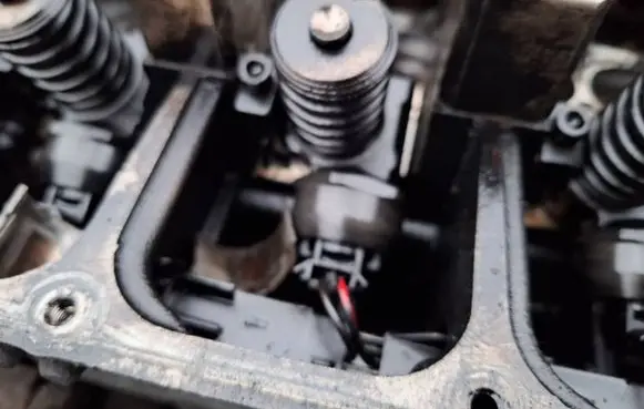 Skoda Roomster (5J) Fuel injector