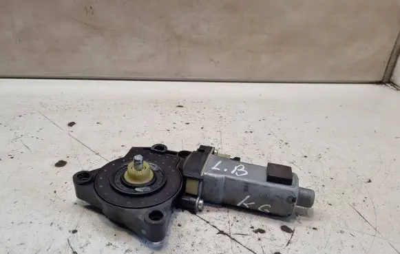 KIA Carens II Rear door window regulator motor