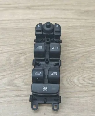 Volvo V70 Electric window control switch 30773382 03451200