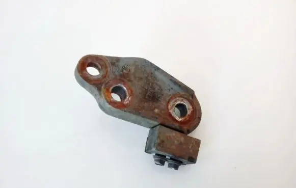 Toyota Corolla Verso AR10 Engine mounting bracket