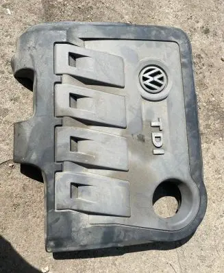 Volkswagen PASSAT B7 Engine hood trim 