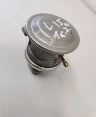 Audi A6 S6 C5 4B EGR valve 3273024919