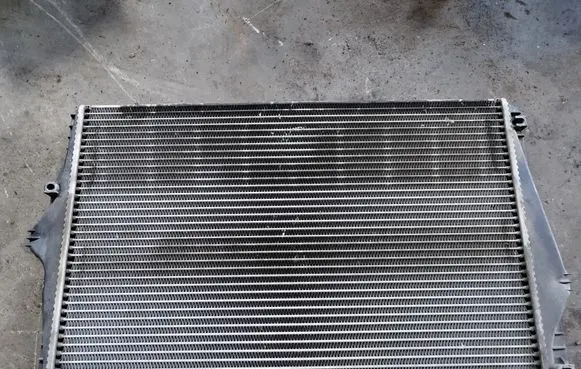 Volvo XC90 Intercooler radiator 8743870