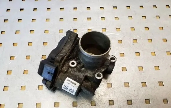 Opel Vivaro Throttle valve 8200987453