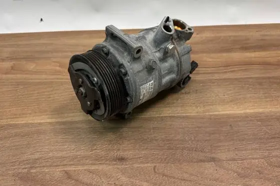 Volkswagen Tiguan Air conditioning (A/C) compressor (pump) 1K0820808F