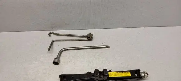 Toyota Verso Lift Jack 