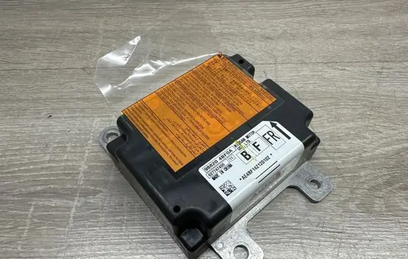 Nissan X-Trail T32 Airbag control unit/module 988204BF0A 627747400 AE4BF143120102