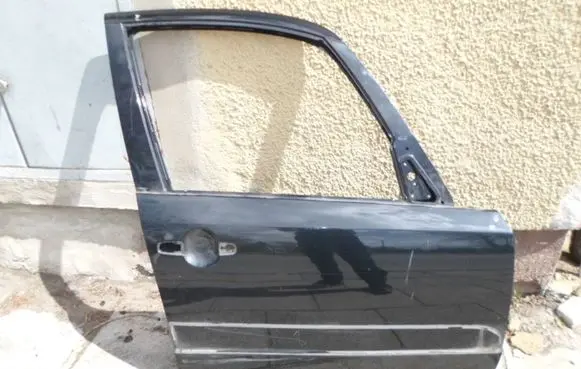 Suzuki SX4 Front door