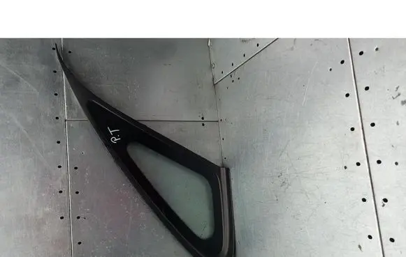 Mazda 626 Rear side window