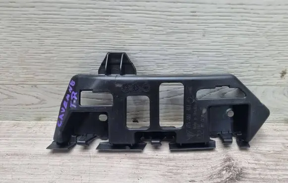 Rear bumper mounting bracket
