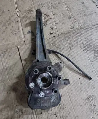 Cadillac SRX Front wheel hub 18063938