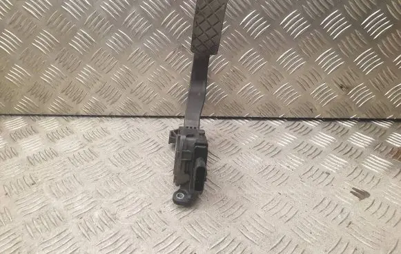 Audi A6 S6 C6 4F Accelerator throttle pedal 8K1723523