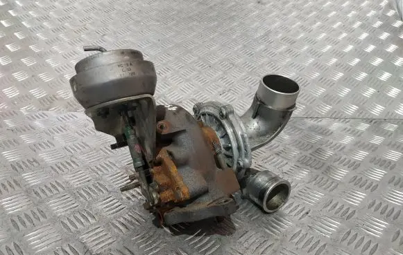Toyota Avensis T250 Turbo 172010R041
