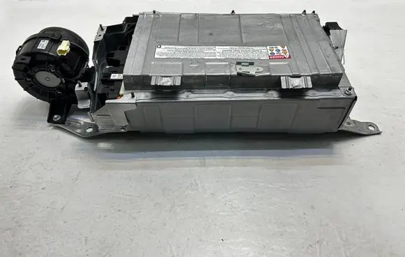 Toyota Yaris Hybrid / electric car battery G9280-52031