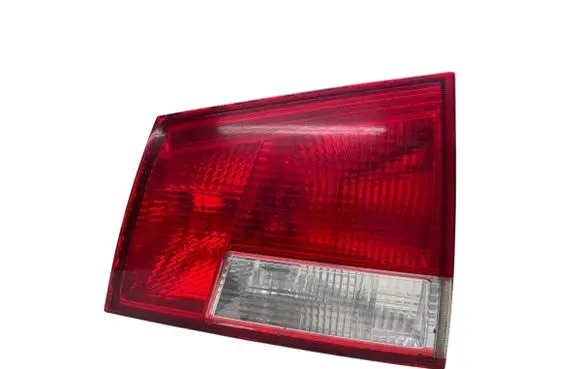 Tailgate rear/tail lights