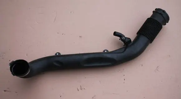 Volvo XC60 Turbo air intake inlet pipe/hose 31422063